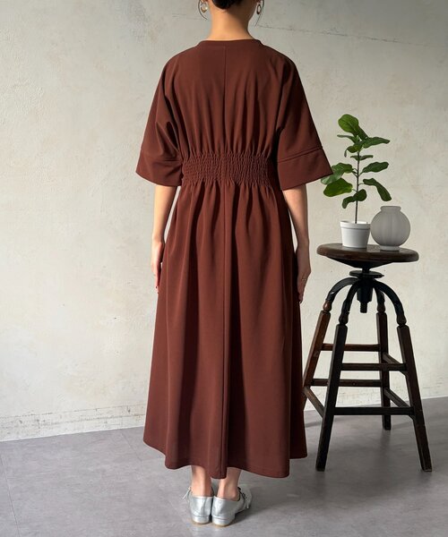 Chez toi（シェトワ）の「タックワンピース（ワンピース・レディース・ブラウン/ブラック/ネイビー・FREE）」の14枚目の写真