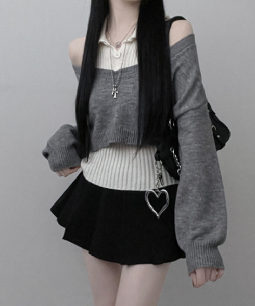 VIVID LADY(ビビッドレディー)の「レイヤード ニットアンサンブル ショートトップスxノースリーブニット(アンサンブル・レディース・グレー/ブラック/レッド/ブラウン・FREE)」の2枚目の写真
