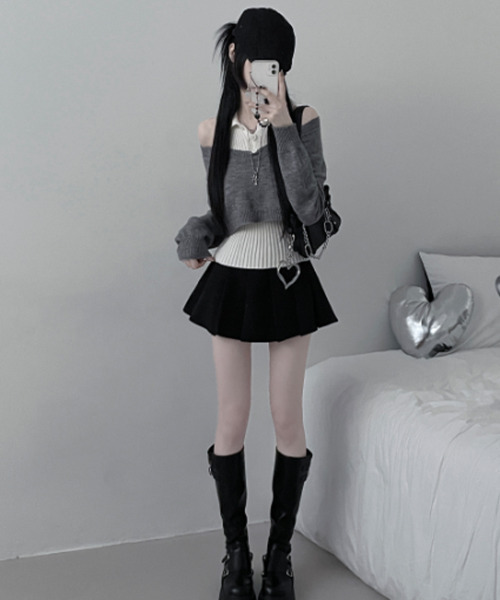 VIVID LADY(ビビッドレディー)の「レイヤード ニットアンサンブル ショートトップスxノースリーブニット(アンサンブル・レディース・グレー/ブラック/レッド/ブラウン・FREE)」の12枚目の写真