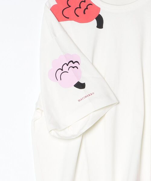marimekko(マリメッコ)の「Kukasta Kukkaan / T-shirt(Tシャツ/カットソー・レディース・マルチ・XX-SMALL/X-SMALL/MEDIUM/SMALL)」の13枚目の写真