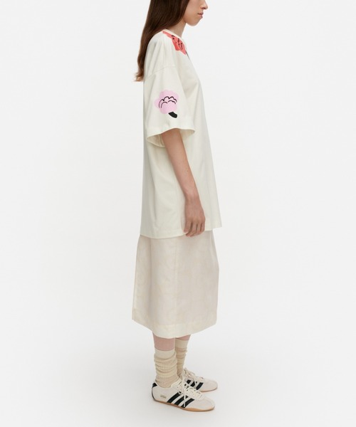 marimekko(マリメッコ)の「Kukasta Kukkaan / T-shirt(Tシャツ/カットソー・レディース・マルチ・XX-SMALL/X-SMALL/MEDIUM/SMALL)」の2枚目の写真