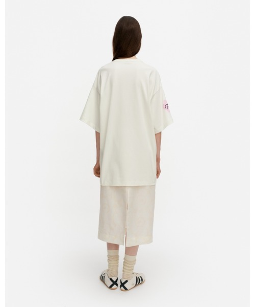 marimekko(マリメッコ)の「Kukasta Kukkaan / T-shirt(Tシャツ/カットソー・レディース・マルチ・XX-SMALL/X-SMALL/MEDIUM/SMALL)」の3枚目の写真