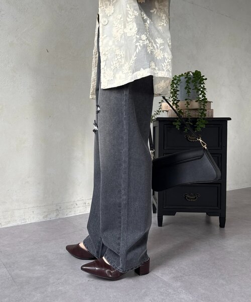 Thevon（ゼボン）の「ハイウエストダメージデニム（その他パンツ・レディース・ブラック/ブルー・M/S）」の4枚目の写真