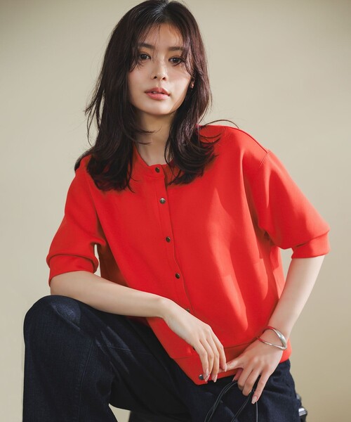 UNFILO(アンフィーロ)の「【VERY掲載】BEAUTY FORM JERSEY light スナップカーディガン(カーディガン/ボレロ・レディース・ベージュ系/ブラック系/レッド系/アイボリー系/グレー系・SMALL/MEDIUM)」の5枚目の写真