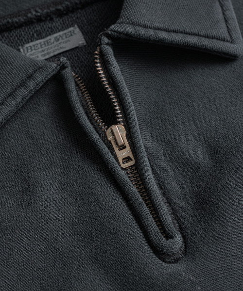 BEHEAVYER(ビヘイビアー)の「DISTRESSED QUARTER ZIP SWEAT charcoal(スウェット・メンズ・その他・2/3/4)」の5枚目の写真
