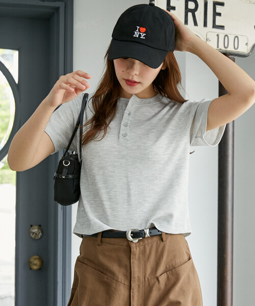 PUBLUX(パブリュクス)の「PUBLUX/パブリュクス ライト ワッフル ヘンリーネック Tシャツ 限定展開(Tシャツ/カットソー・レディース・グレー/オフホワイト/ネイビー/チャコールグレー・フリ-)」の11枚目の写真