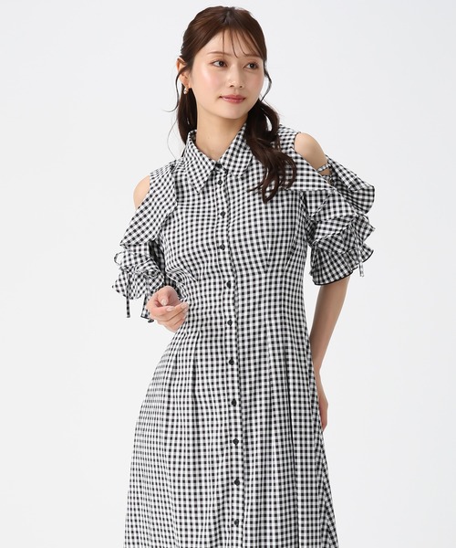 MISCH MASCH(ミッシュマッシュ)の「2026春夏新作 肩レースアップギンガムワンピース(ワンピース・レディース・ホワイト/ブラック・S/M)」の6枚目の写真