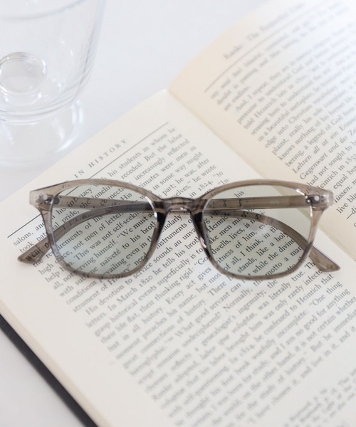 LEPSIM（レプシィム）の「ファッションカラーグラス　634404（サングラス・レディース・ブラック/ライトグレー・ONE SIZE）」の2枚目の写真