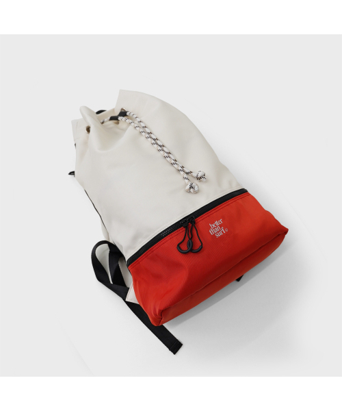 BETTER THAN SURF(ベターザンサーフ)の「CLASSIC DUFFLE BACKPACK - BEIGE(バックパック/リュック・レディース・その他・FREE)」の4枚目の写真