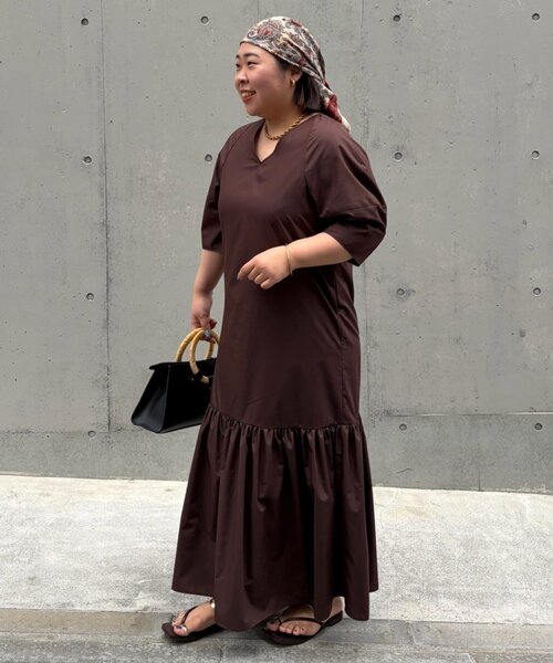 LOUNGEDRESS(ラウンジドレス)の「コクーンスリーブワンピース(ワンピース・レディース・ブラウン/ブラック・FREE)」の9枚目の写真