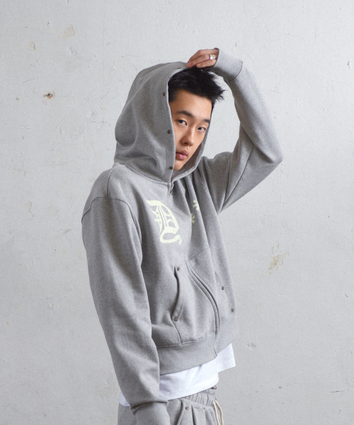 AMOU(アモウ)の「D-Star Hoodie Zip Up GRAY(パーカー・レディース・その他・1/2)」の2枚目の写真
