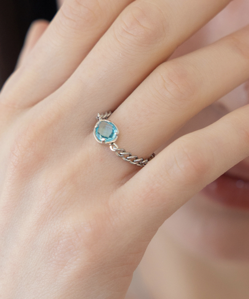 MERRYMOTIVE(メリーモチーブ)の「Sky dew chain ring(リング・レディース・その他・8/11/13/16)」の1枚目の写真