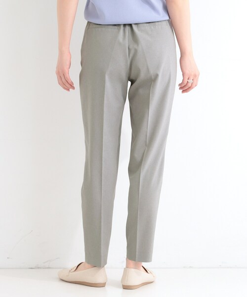 SHOO・LA・RUE（シューラルー）の「【S-LL/セットアップ可】洗濯後しわになりにくい 軽い着ごこち タックテーパードパンツ（その他パンツ・レディース・ネイビー/グレー/ナチュラル・01/02/03/04）」の6枚目の写真