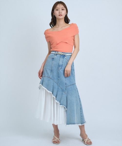 AND COUTURE(アンドクチュール)の「クロスネックオフショルニットプルオーバー(ニット/セーター・レディース・グリーン/ホワイト/ブラック/オレンジ・FREE)」の13枚目の写真