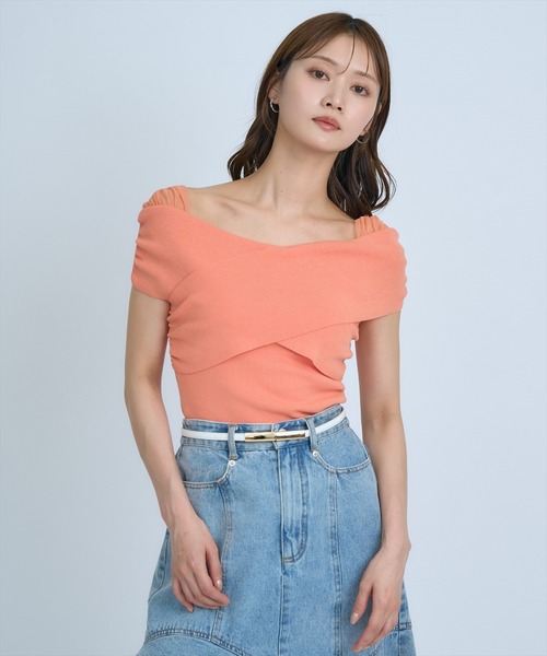 AND COUTURE(アンドクチュール)の「クロスネックオフショルニットプルオーバー(ニット/セーター・レディース・グリーン/ホワイト/ブラック/オレンジ・FREE)」の20枚目の写真