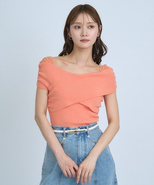 AND COUTURE(アンドクチュール)の「クロスネックオフショルニットプルオーバー(ニット/セーター・レディース・グリーン/ホワイト/ブラック/オレンジ・FREE)」の21枚目の写真