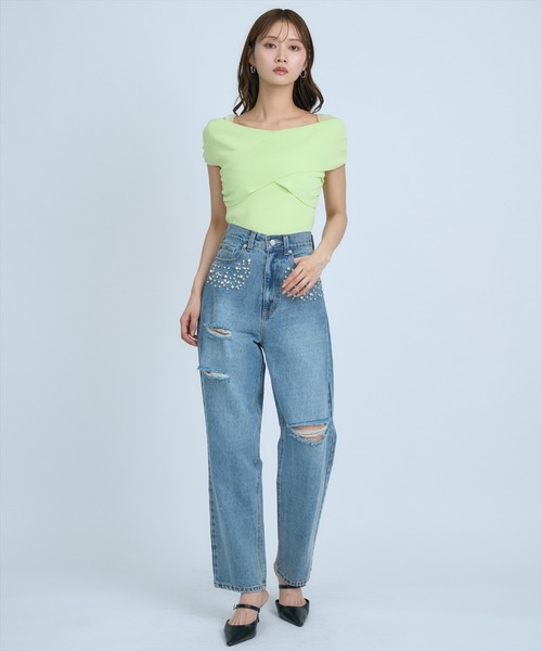AND COUTURE(アンドクチュール)の「クロスネックオフショルニットプルオーバー(ニット/セーター・レディース・グリーン/ホワイト/ブラック/オレンジ・FREE)」の11枚目の写真