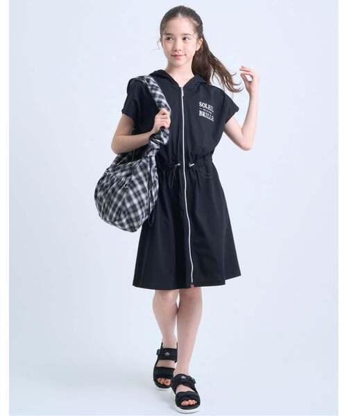 pom ponette junior(ポンポネットジュニア)の「【130cmあり】ジップパーカワンピース(ワンピース・キッズ・ホワイト系その他/ブラック・130cm/S:140cm/L:160cm/M:150cm/LL(165cm))」の1枚目の写真