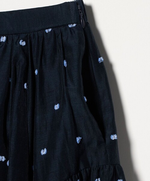UNITED ARROWS(ユナイテッドアローズ)の「2トーン ドット ジャガード フレアスカート(スカート・レディース・ネイビー/ブラック・38/36)」の14枚目の写真