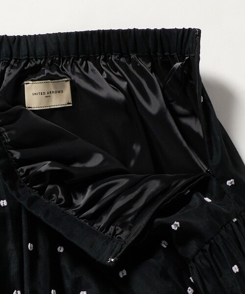 UNITED ARROWS(ユナイテッドアローズ)の「2トーン ドット ジャガード フレアスカート(スカート・レディース・ネイビー/ブラック・38/36)」の19枚目の写真