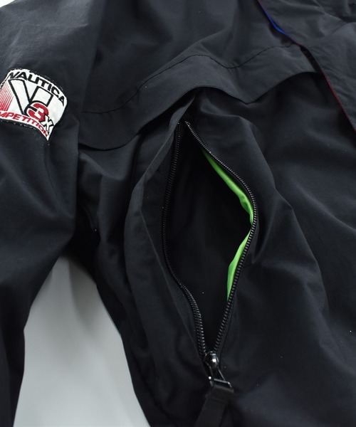 NAUTICA(ノーティカ)の「【USED】90’s Nautica Competition ギアジャケット(ナイロンジャケット・メンズ・ブラック・LARGE)」の4枚目の写真