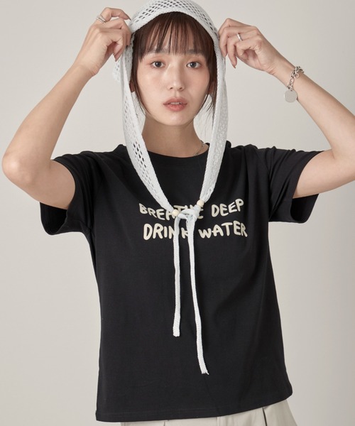 OFROOM(オフルーム)の「Logo Tee Knit Stole Set|ロゴTeeニットストールセット(Tシャツ/カットソー・レディース・ブラック/グリーン/ホワイト・FREE)」の3枚目の写真