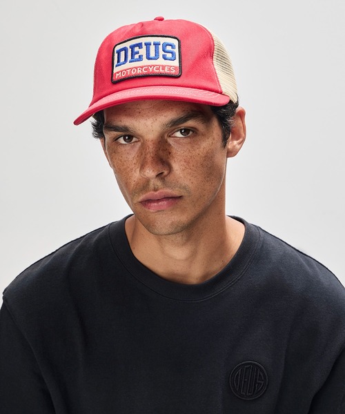 DEUS EX MACHINA(デウスエクスマキナ)の「MALDEN TRUCKER コットンメッシュキャップ(キャップ・メンズ・ブラック/ブルー/レッド・OS)」の14枚目の写真