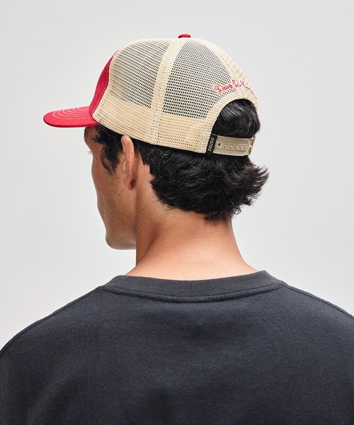 DEUS EX MACHINA(デウスエクスマキナ)の「MALDEN TRUCKER コットンメッシュキャップ(キャップ・メンズ・ブラック/ブルー/レッド・OS)」の16枚目の写真