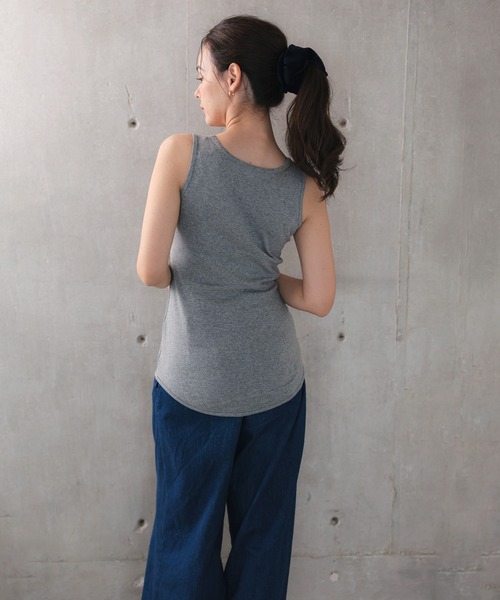 FashionBerry(ファッションベリー)の「インナーちら見え防止 フレアリブタンクトップ コットン100%(タンクトップ・レディース・グレー/ホワイト/ブラック/ネイビー・M/L/LL/3L)」の9枚目の写真