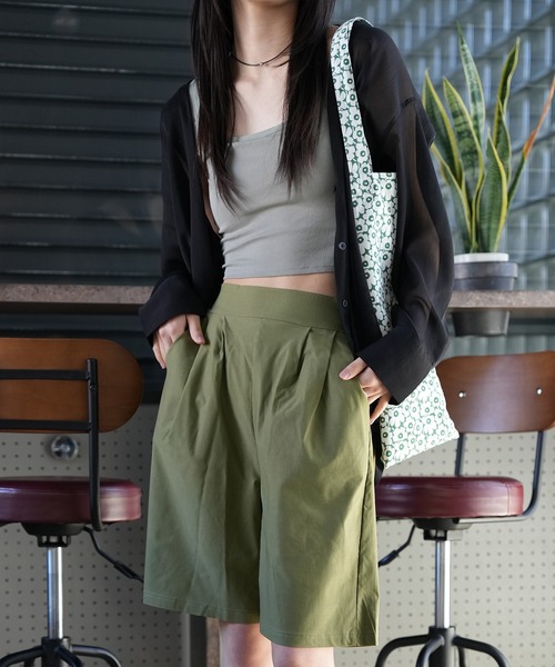 Kotoe(コトエ)の「【ストレッチ仕様】シンプル タック ハーフパンツ(その他パンツ・レディース・ブラック/ベージュ/ダークグリーン・FREE)」の2枚目の写真