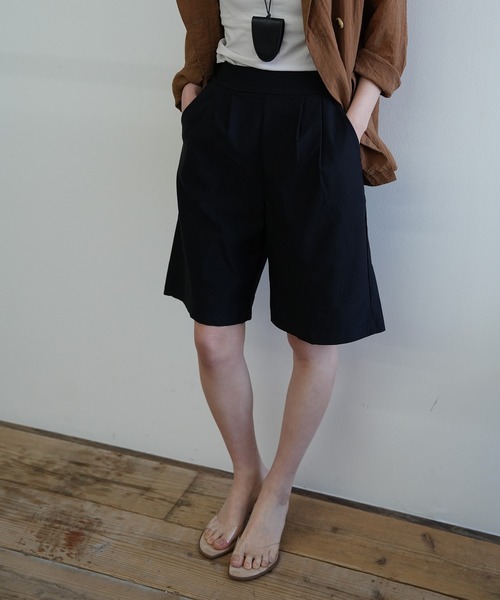 Kotoe(コトエ)の「【ストレッチ仕様】シンプル タック ハーフパンツ(その他パンツ・レディース・ブラック/ベージュ/ダークグリーン・FREE)」の7枚目の写真