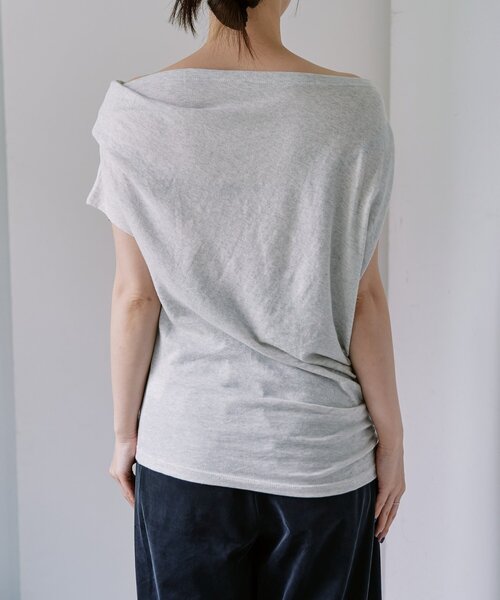 SHENERY（シーナリー）の「アシメネックTee（Tシャツ/カットソー・レディース・ブラック/ライトグレー・FREE）」の13枚目の写真