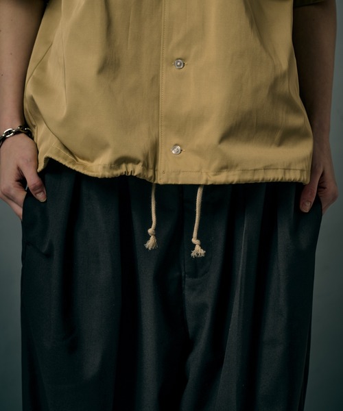 WETTEMPT（ウィテンプト）の「FAUX SUEDE COLLAR TWILL S/S SHIRT / フェイクスエードカラーツイルS/Sシャツ（シャツ/ブラウス・メンズ・ブラック/ベージュ・LARGE/MEDIUM/SMALL）」の8枚目の写真