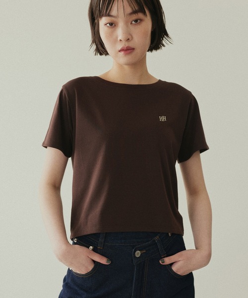 hellam home(へラムホーム)の「【UVカット&接触冷感】配色刺繍Tシャツ(Tシャツ/カットソー・レディース・ブラウン/オフホワイト/チャコール/イエロー・FREE)」の4枚目の写真