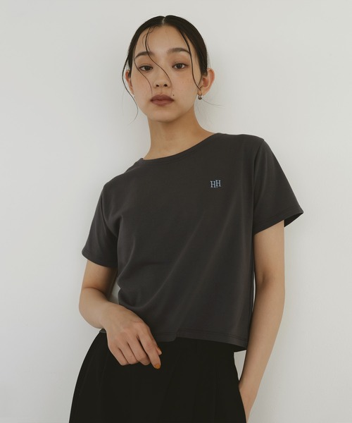 hellam home(へラムホーム)の「【UVカット&接触冷感】配色刺繍Tシャツ(Tシャツ/カットソー・レディース・ブラウン/オフホワイト/チャコール/イエロー・FREE)」の3枚目の写真