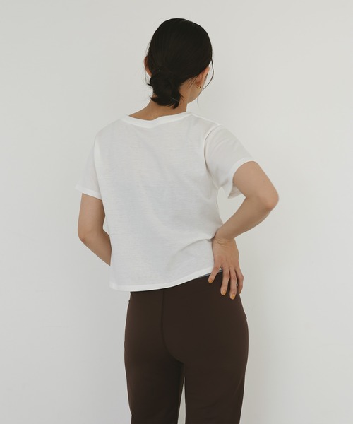 hellam home(へラムホーム)の「【UVカット&接触冷感】配色刺繍Tシャツ(Tシャツ/カットソー・レディース・ブラウン/オフホワイト/チャコール/イエロー・FREE)」の10枚目の写真