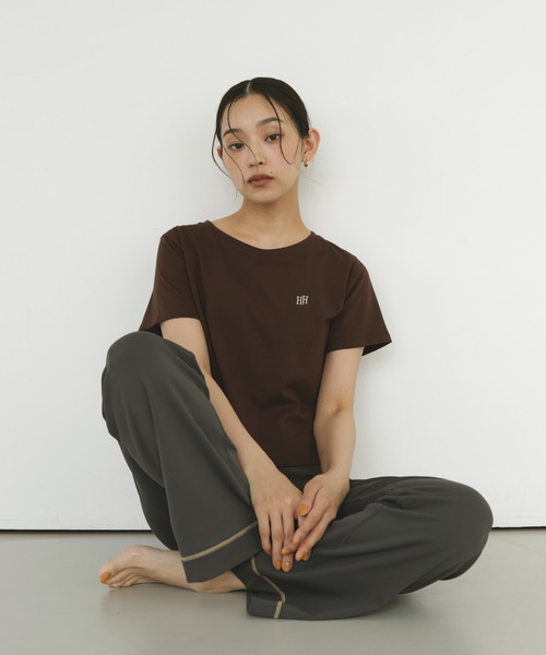 hellam home(へラムホーム)の「【UVカット&接触冷感】配色刺繍Tシャツ(Tシャツ/カットソー・レディース・ブラウン/オフホワイト/チャコール/イエロー・FREE)」の22枚目の写真