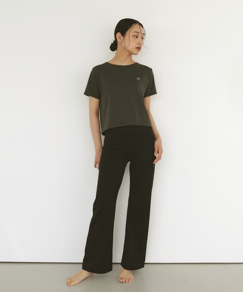 hellam home(へラムホーム)の「【UVカット&接触冷感】配色刺繍Tシャツ(Tシャツ/カットソー・レディース・ブラウン/オフホワイト/チャコール/イエロー・FREE)」の15枚目の写真