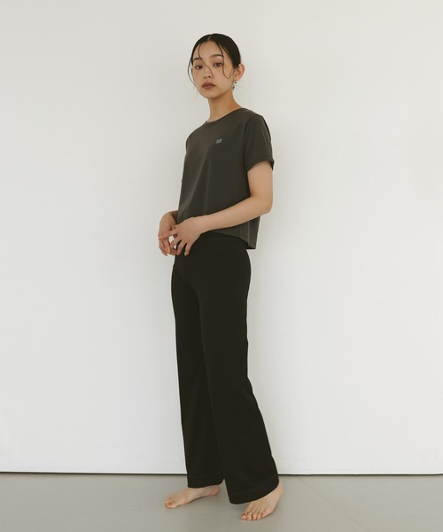 hellam home(へラムホーム)の「【UVカット&接触冷感】配色刺繍Tシャツ(Tシャツ/カットソー・レディース・ブラウン/オフホワイト/チャコール/イエロー・FREE)」の16枚目の写真