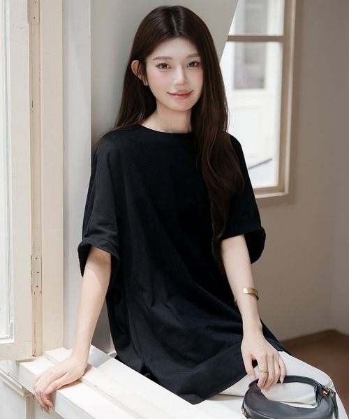 by LEGNA(バイレグナ)の「ゆったりラウンドテールプルオーバー(Tシャツ/カットソー・レディース・ブラック/ホワイト・FREE)」の7枚目の写真