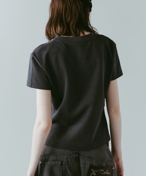 Knuth Marf(クヌースマーフ)の「【Knuth Marf】クヌースマーフ studded compact tee(Tシャツ/カットソー・レディース・ブルー/アイボリー/チャコールグレー・FREE)」の15枚目の写真