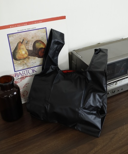 392 plusm（サンキューニプリュスエム）の「392plusm 392PLUSM PU ECO BAG_MINI サンキューニ プリュスエム PU エコバッグミニ ﾑｼﾞ（エコバッグ/サブバッグ・メンズ・イエロー/ブラック/ブルー/レッド・ONE）」の5枚目の写真