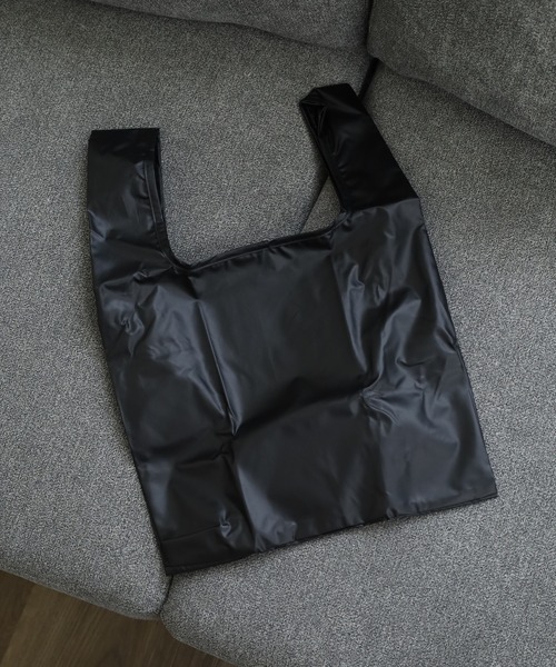 392 plusm（サンキューニプリュスエム）の「392plusm 392PLUSM PU ECO BAG_MINI サンキューニ プリュスエム PU エコバッグミニ ﾑｼﾞ（エコバッグ/サブバッグ・メンズ・イエロー/ブラック/ブルー/レッド・ONE）」の6枚目の写真