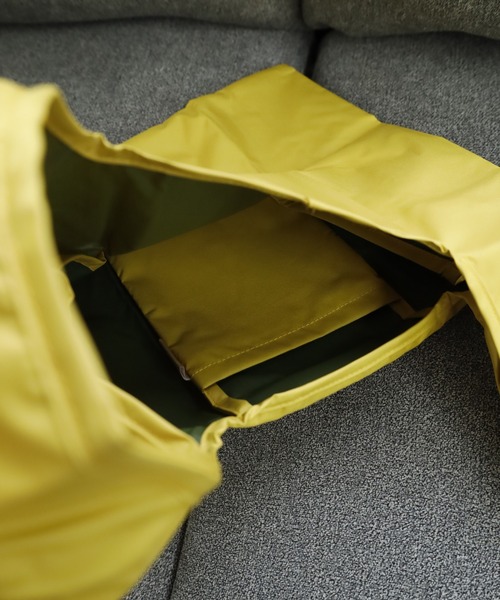 392 plusm（サンキューニプリュスエム）の「392plusm 392PLUSM PU ECO BAG_MINI サンキューニ プリュスエム PU エコバッグミニ ﾑｼﾞ（エコバッグ/サブバッグ・メンズ・イエロー/ブラック/ブルー/レッド・ONE）」の16枚目の写真