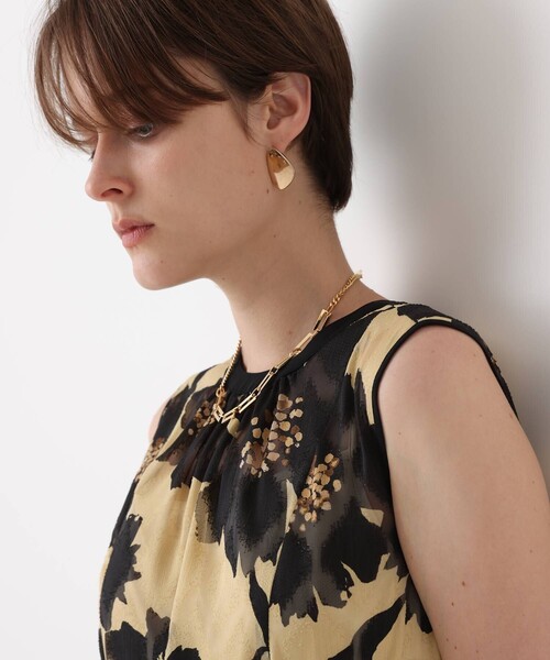 allureville(アルアバイル)の「BIG FLOWER シアードレス(ワンピース・レディース・ネイビー/ベージュ・2/1)」の3枚目の写真