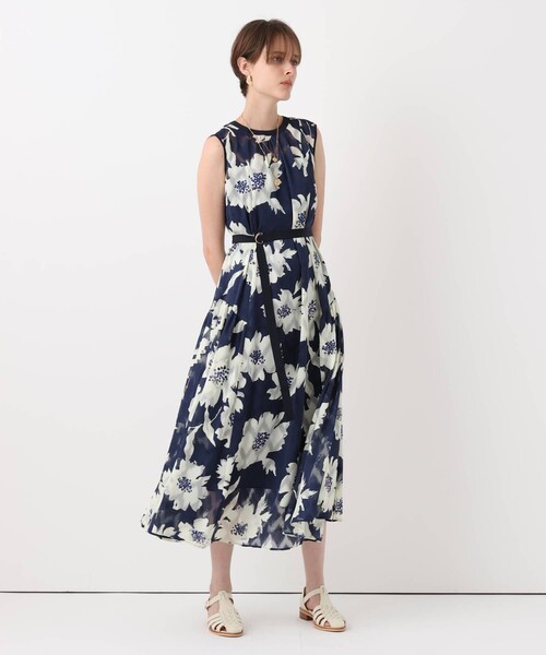 allureville(アルアバイル)の「BIG FLOWER シアードレス(ワンピース・レディース・ネイビー/ベージュ・2/1)」の14枚目の写真