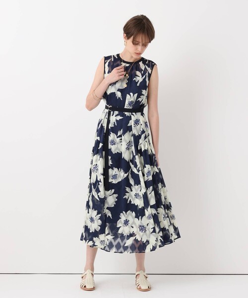 allureville(アルアバイル)の「BIG FLOWER シアードレス(ワンピース・レディース・ネイビー/ベージュ・2/1)」の16枚目の写真