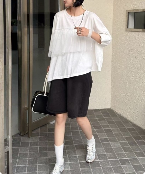 I.O.E（アイオイ）の「[韓国ファッション] チュールレイヤード アシンメトリーTシャツ（Tシャツ/カットソー・レディース・ホワイト/グレー/ブラック・FREE）」の7枚目の写真