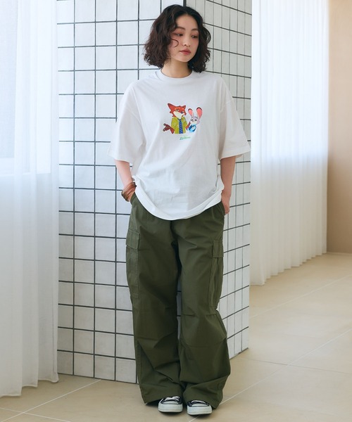 Disney(ディズニー)の「【Zootopia/ズートピア】キャラクタープリント半袖クルーネックTシャツ / Over Harf Sleeve T-shirt《UNISEX》(Tシャツ/カットソー・レディース・ホワイト/ブラック・M/L)」の9枚目の写真
