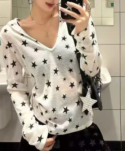 DIAVEL(ディアベル)の「星柄フード付きトップス 冷房や日焼け対策(Tシャツ/カットソー・レディース・ホワイト・M)」の10枚目の写真